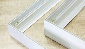 PCLU20 2cm PERFIL CAJA DE LUZ UNA CARA 1mtr 4 perfil caja de luz una cara 2cm 2 scaled