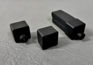 7800470 TAPA SILICONA NEGRA CON HUECO PARA FLR1616N 1