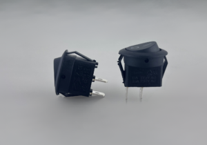 7010200 SWITCH REDONDO NEGRO 10A GRANDE 4