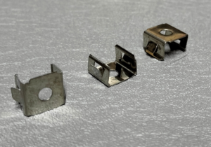 7800490 CLIP ALUMINIO GRIS PARA RA1009NO Y RA1009GO 2