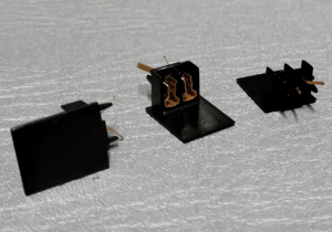 7800491 TAPA PLASTICA NEGRA CON PINES PARA RA1009NO 1