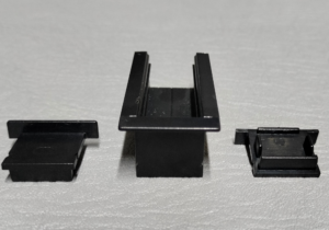 7800521 TAPA PLASTICA NEGRA CIEGA PARA RA2020 1