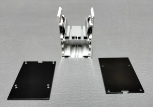 7800569 TAPA ALUMINIO NEGRA PARA R5075N ECO 2.5MTR 1