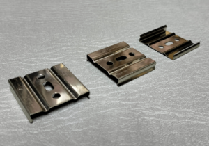 7800342 CLIP ALUMINIO GRIS PARA R7532 1