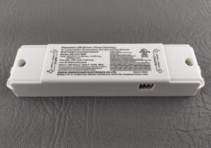 6010072 DRIVER DE CORRIENTE DIMERIZABLE 3 42V 10W 100 450MA TRIAC 2