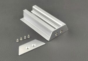 7800673 TAPA ALUMINIO GRIS PARA PERF FRDW4818 CON TORNILLOS 2