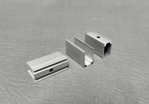 7800425 CLIP ALUMINIO GRIS PARA PERF FLR1018 Y FLRC1018 2