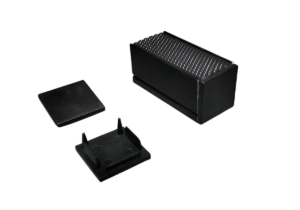 TAPA PLASTICA NEGRA CIEGA PARA PERF R2020